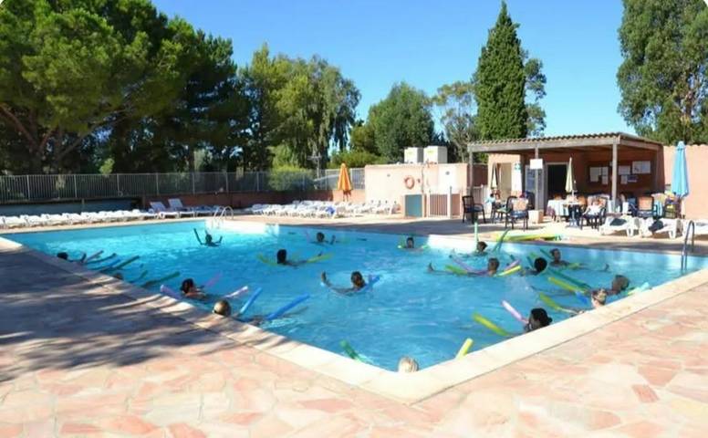 Camping pour 6 personnes, avec Terrasse et Piscine à La Londe-les-Maures - 3