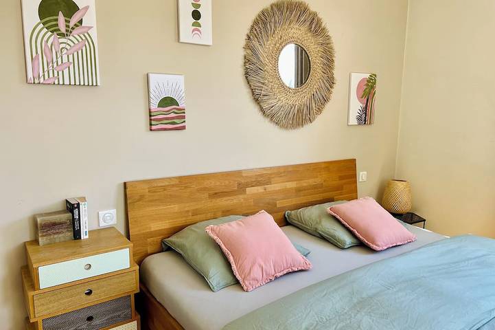 Charming Villa with Large Pool & Independent Studio near Old Town of Valbonne in Valbonne, Mediterranean Coast (France)