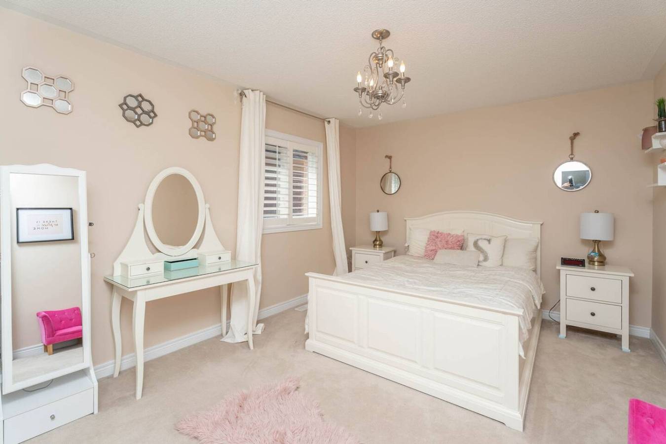 Stylish 4Br Oasis | Peaceful Mississauga Location in Mississauga, Lake Ontario (Canada)