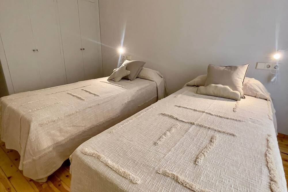 Entire apartment, Cal Querol Llivia - Spacious 3Br apt, comfort & relaxation in Cerdanya · Pets in Llívia, Parc naturel régional des Pyrénées catalanes