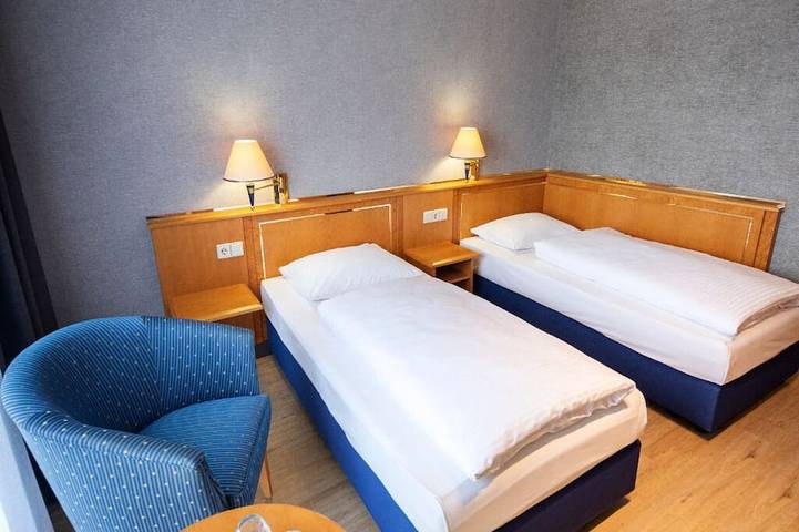 Hotel für 2 Personen, mit Sauna und Whirlpool sowie Pool in Magdeburg - 3