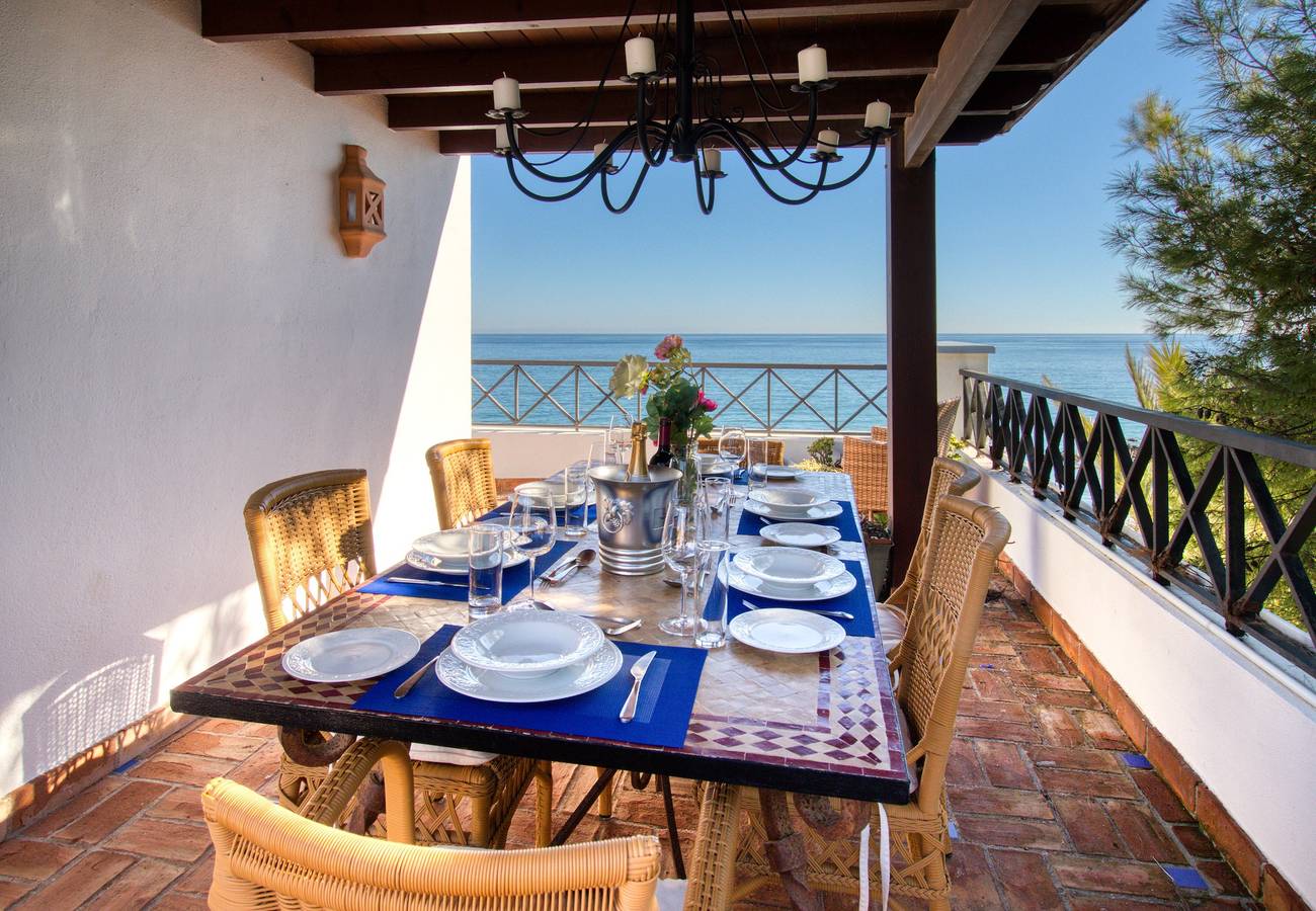 Appartement entier, Appartement 'La Perla De La Bahia' avec vue sur la mer, Wi-Fi et climatisation in Casares Costa, Casares