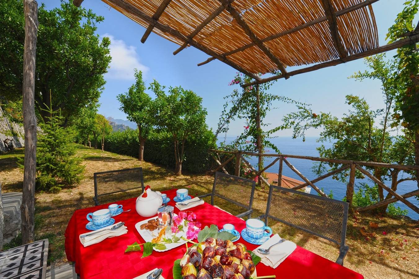 Holiday home for 4 people with garden in Amalfi, Sorrento Coast