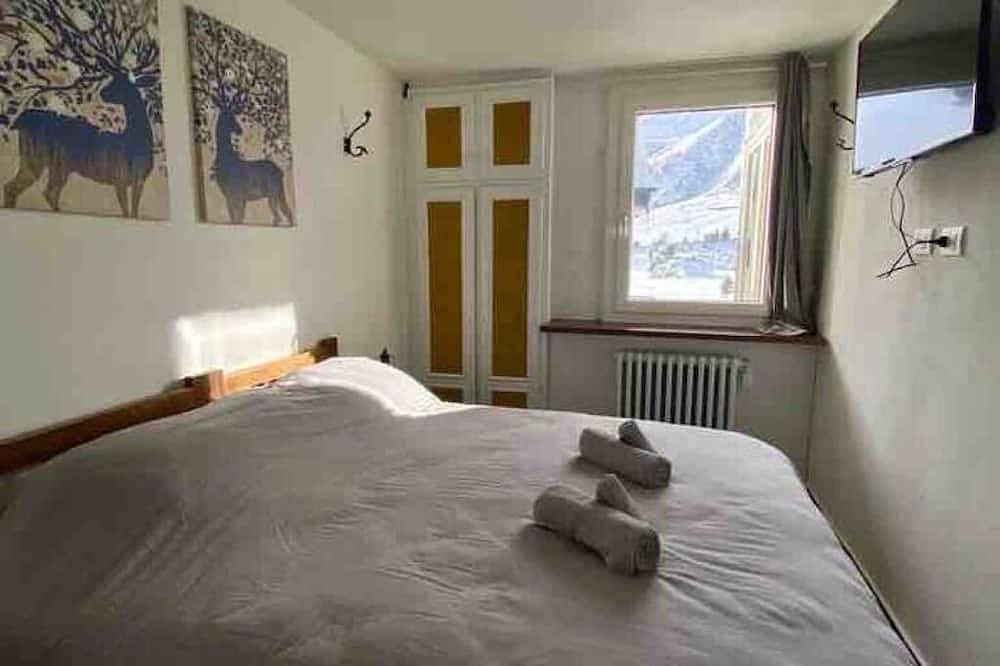 Appartamento intero, Cosy mountain apartment steps from the ski slopes – sleeps 4 in Cervinia, Valtournenche