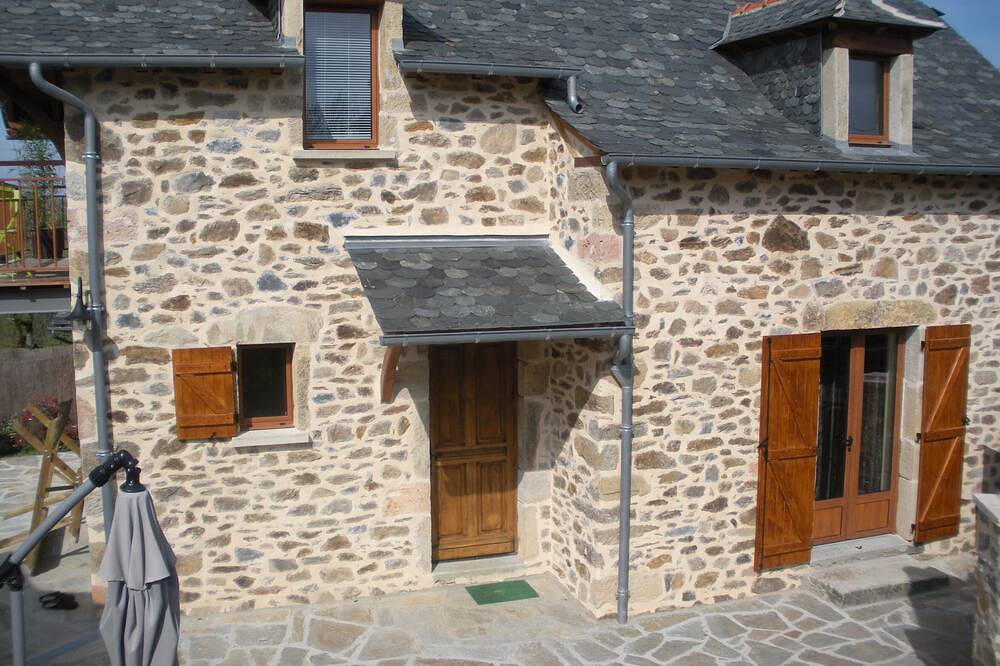 Maison de Campagne Avec spa Dans L'ouest Aveyron in Maleville, Aveyron (desambiguación)
