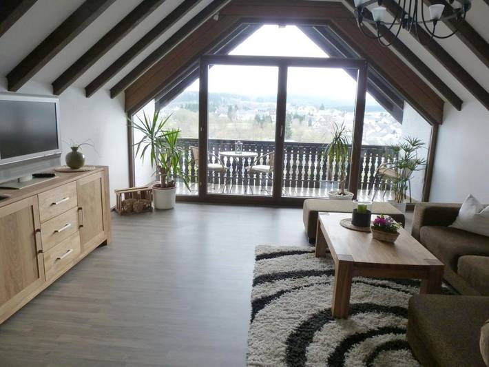 Ferienwohnung für 6 Personen, mit Garten und Ausblick in Kelberg