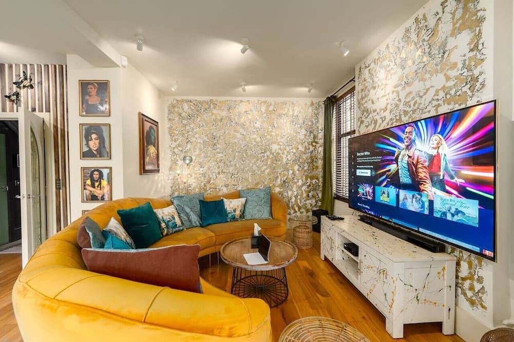 City Retreat w/Hot Tub+Games Room+Twin Bbq+Parking in Cardiff, Cardiff region