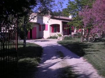 Chambre d’hôte pour 2 personnes, avec piscine et jardin dans le Vaucluse