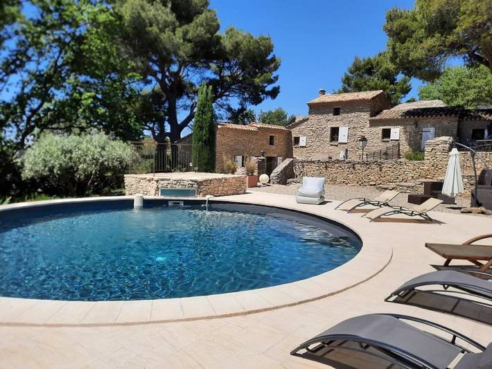 Chambre d’hôte pour 2 personnes, avec piscine et vue ainsi que terrasse et jardin