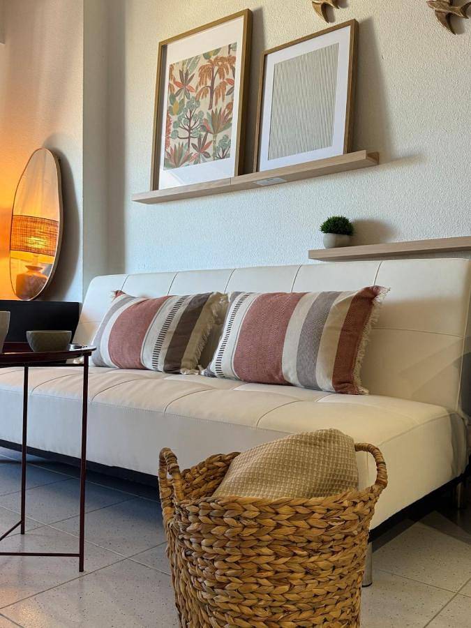 Apartamento para 3 personas, con Balcón y Terraza además de Piscina y Vistas en Urbanova