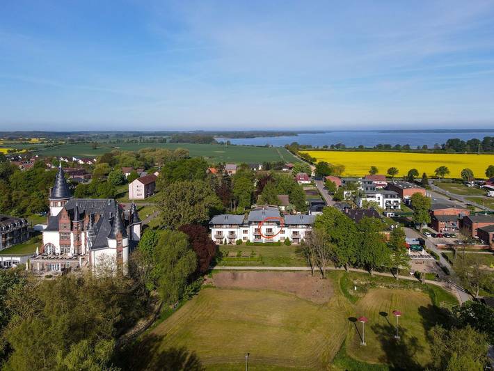 Ferienwohnung für 4 Personen, mit Balkon und Garten sowie Seeblick in Klink
