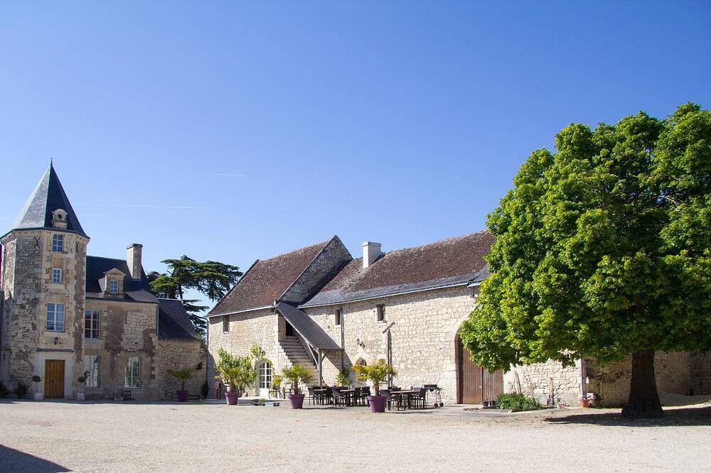 La Tour - Chalet parfait pour un couple ou un couple avec un bébé in La Roche-Clermault, Vallée de la Loire