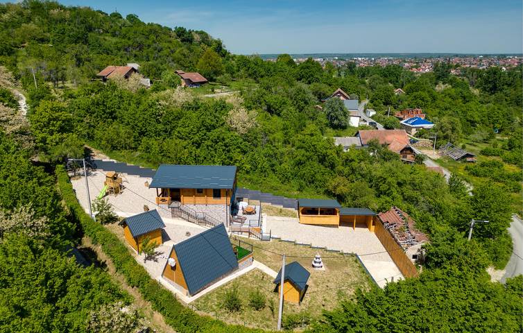 Charmante 158 m² große Wohnung mit Pool und Terrasse am Fluss Petrinjčica in Petrinja, Sisak-Moslavina