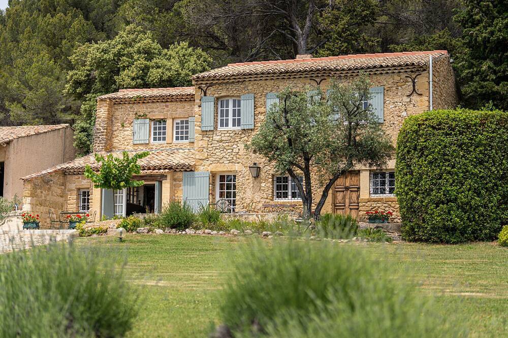 Secluded Provençal mas in Lambesc, Aix-en-Provence und Umgebung