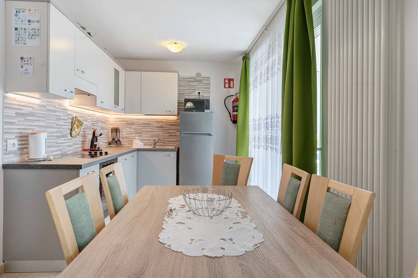 Appartamento intero, Appartamento 'Night and Day 8' con vista sulle montagne, balcone e Wi-Fi in Predazzo, Dolomiti Superski