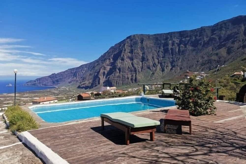 Ganze Wohnung, Ferienwohnung in Frontera: Pool, Kamin & Tennis in Las Toscas, Frontera