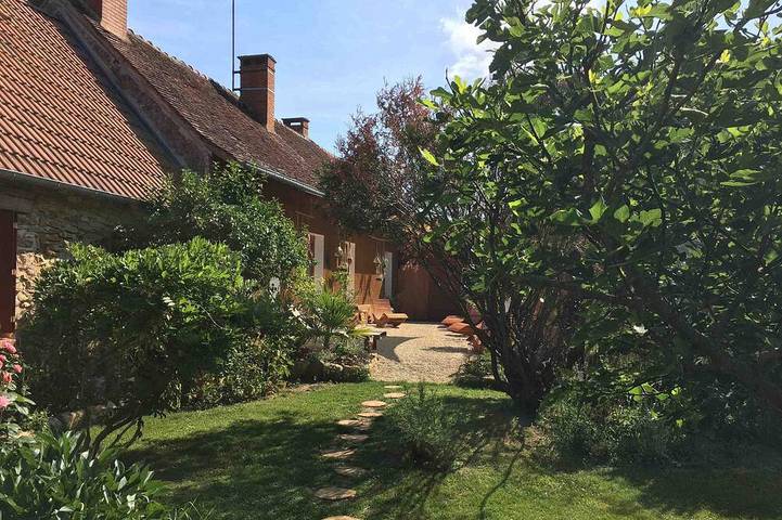 Location de vacances pour 3 personnes, avec Terrasse et Jardin dans Saint-Georges-sur-la-Prée