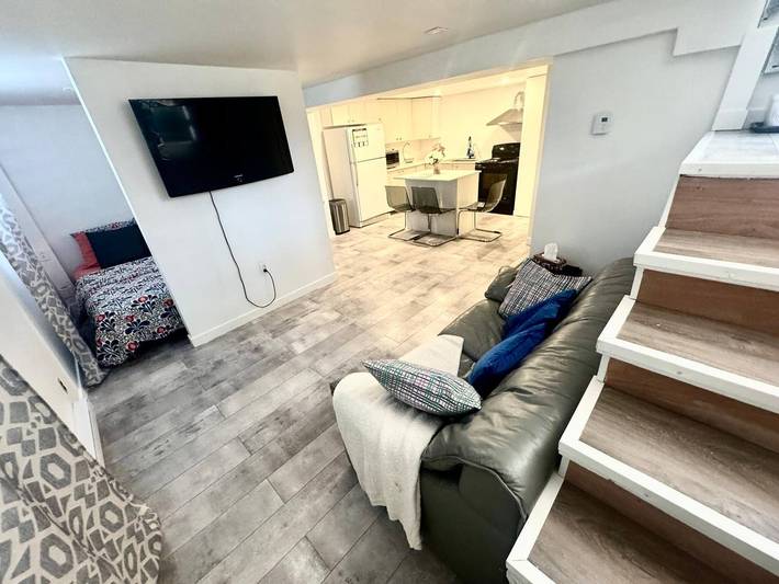 Anika Sunset Place T in Laval, Quebec