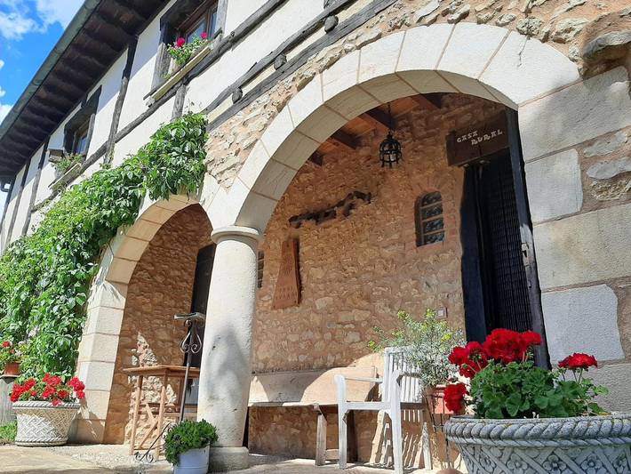 Casa rural para 17 personas, con piscina además de vistas y jardín, Se admiten mascotas en Álava - 2