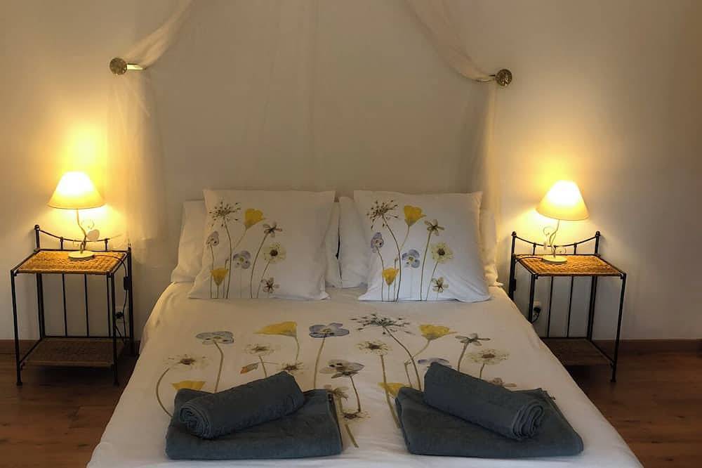 Charmante propriété individuelle de 2 chambres nr Brantôme avec piscine chauffée in Grand-Brassac, Périgord Vert