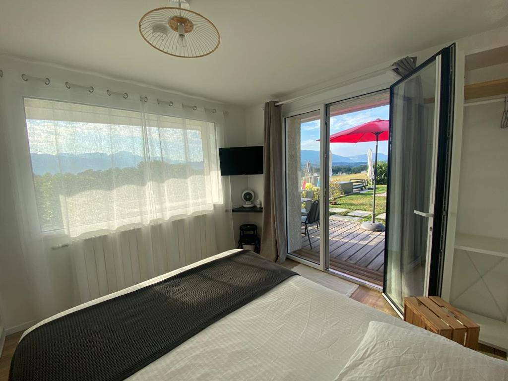 Double Room with Mountain View in Poisy, Région d'Annecy