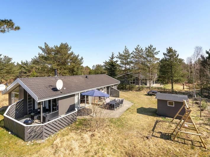 Ferienhaus für 10 Personen, mit Sauna und Terrasse sowie Whirlpool in Thorup Strand