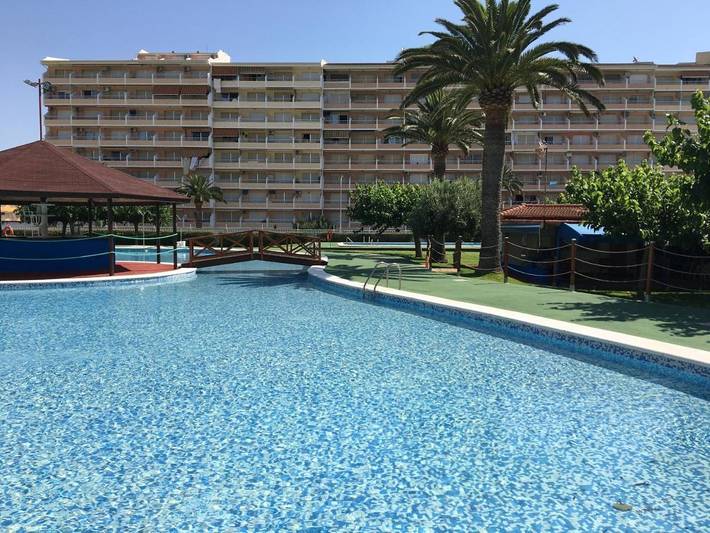 Bungalow für 5 Personen, mit Terrasse und Garten sowie Pool, mit Haustier in Peñiscola