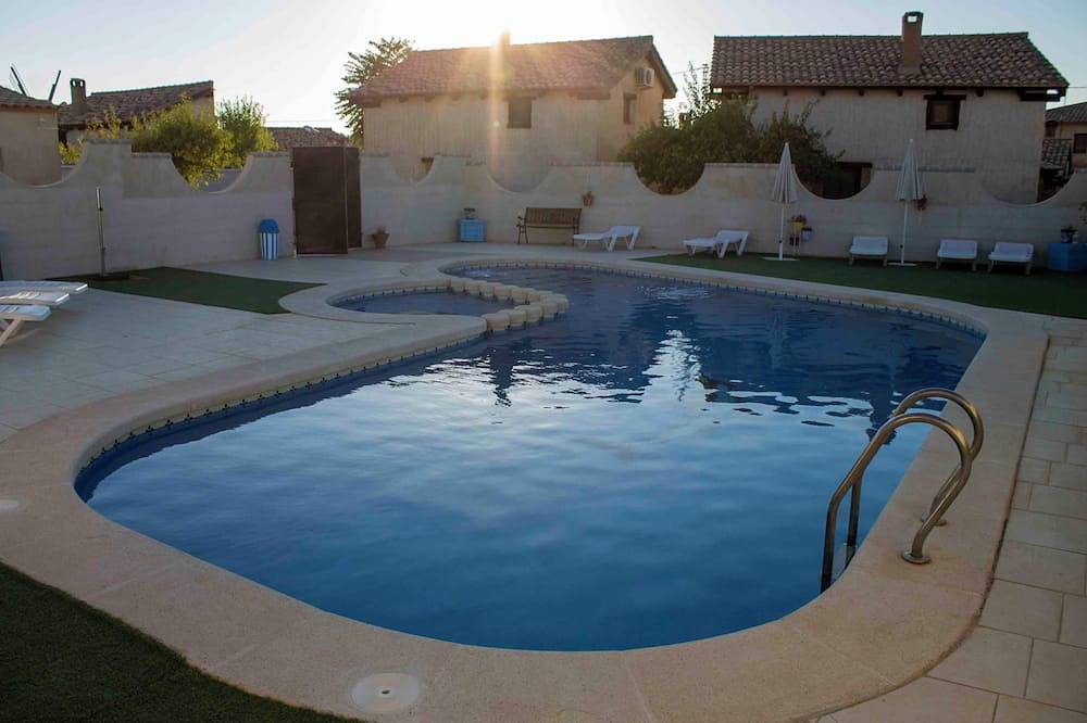 Casa Rural en Lagunas de Ruidera - Sancho- Piscina-Barbacoa-Jacuzzi -Mascotas in Ossa de Montiel, Provincia de Albacete