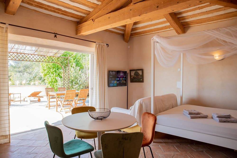 Ganze Wohnung, Joli Loft Indépendant de 38m2, Avec Piscine Dans le Var in Trans-en-Provence, Draguignan Region