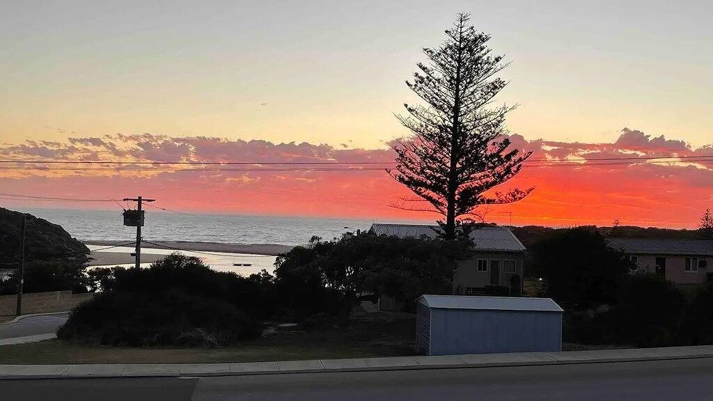 Moore to Sea - Spectacular views in stylish comfort. in Guilderton, Western Australia