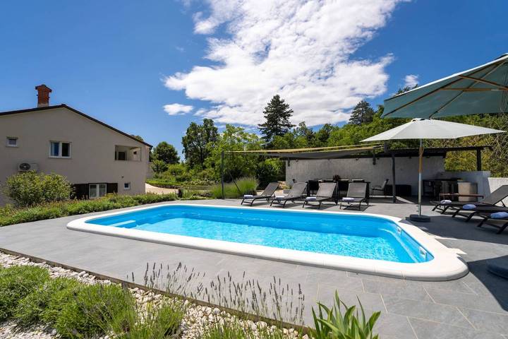 Ferienhaus für 10 Personen, mit Balkon und Balkon/Terrasse sowie Terrasse und Pool in Moscenicka Draga - 2