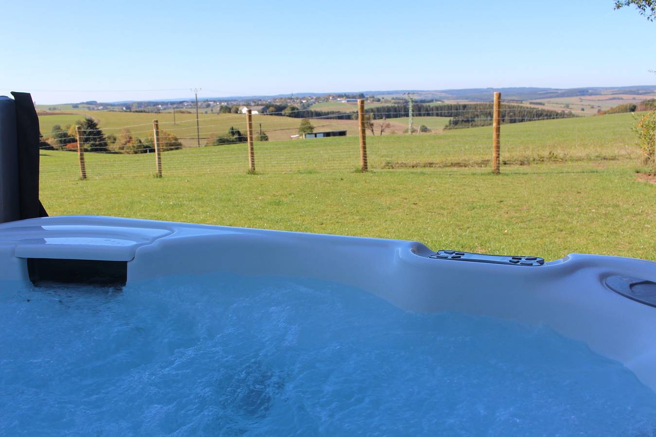 Ganze Wohnung, Eifel Dream Ardennenblick mit privatem Außenwhirlpool und Sauna in Roth bei Prüm, Naturpark Hohes Venn-Eifel