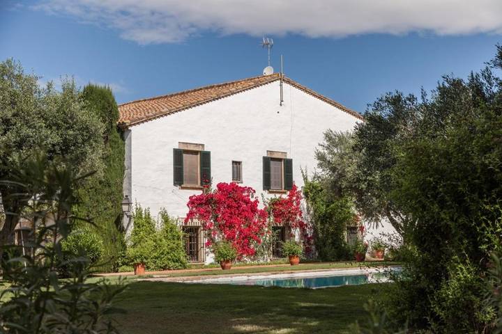 Chalet para 14 personas, con Balcón y Terraza además de Jardín y Piscina en Cunit