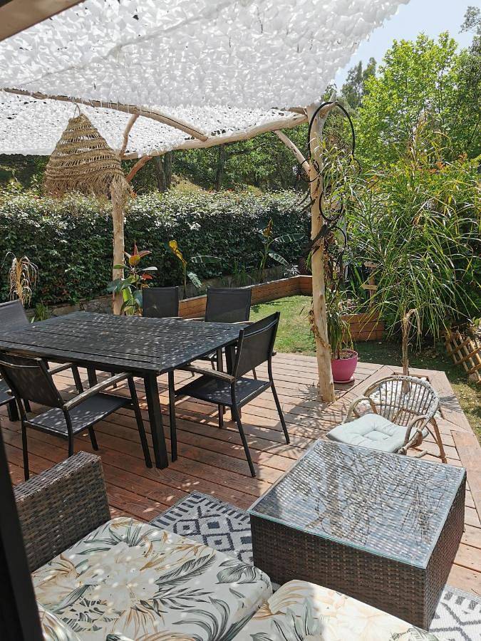 Camping para 4 personas, con vistas y piscina además de piscina para niños y jardín en Frejus