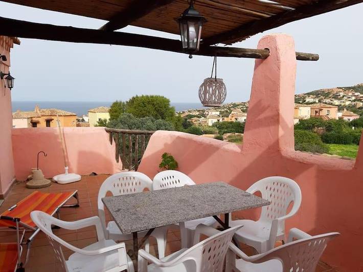 Ferienhaus für 4 Personen, mit Balkon und Terrasse sowie Pool und Ausblick