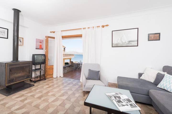 Entire holiday apartment, Xarus 2 - Apartment with sea views in Es Barcarès (Alcúdia). Free Wifi in Marina Manresa, Alcúdia