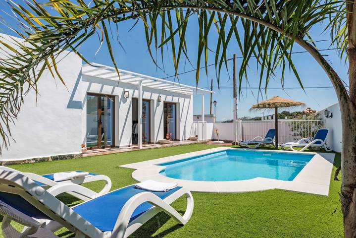 Casa rural para 4 personas, con jardín además de jacuzzi y balcón en Vejer de la Frontera