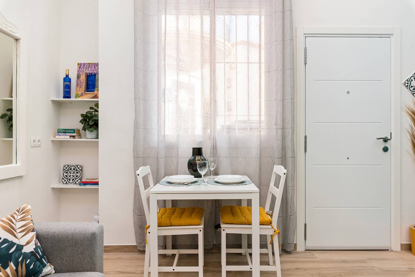 Casa Vacacional 'Loft De Ensueño - Diseño Abierto' con Wi-Fi y Aire Acondicionado in Estepona Old Town, Estepona