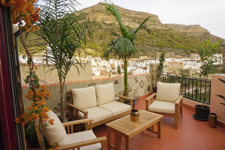 Gîte pour 4 personnes, avec Balcon ainsi que Terrasse et Vue à Chulilla