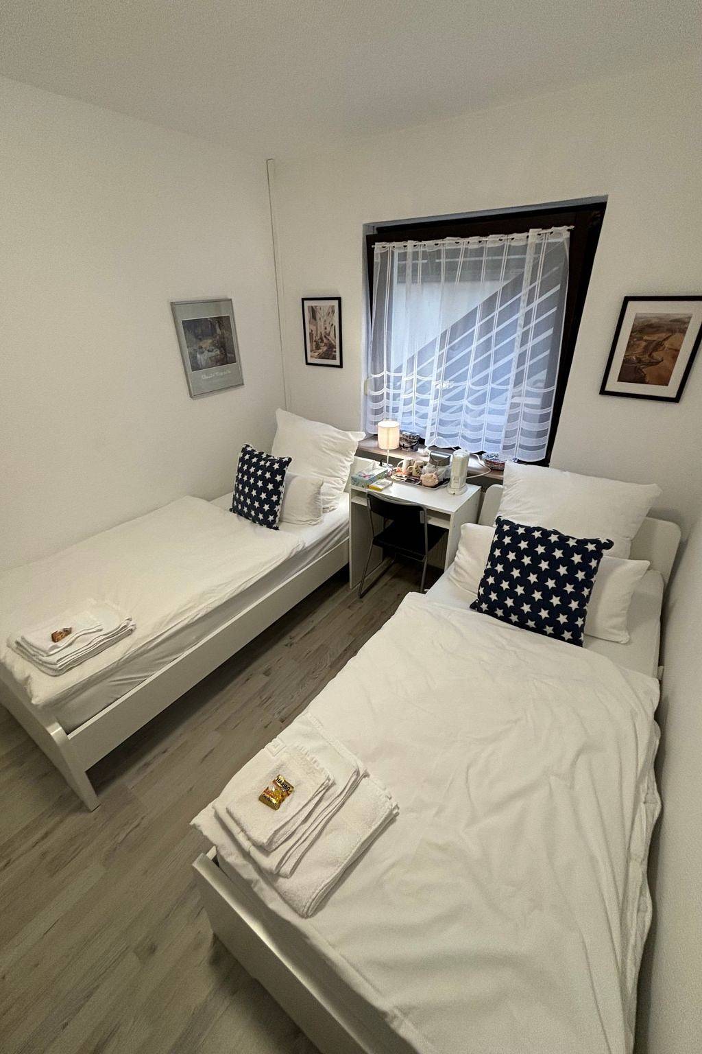 Apartamento vacacional entero, Acogedor apartamento con aparcamiento y aire acondicionado, a 1,5 km del centro de Gosse in Langenfeld, Región de Düsseldorf