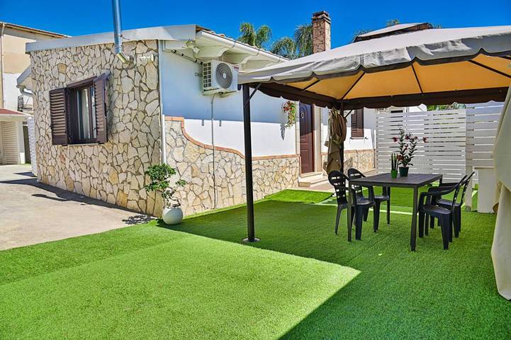 Chalet para 4 personas, con jardín además de balcón y vistas - 1