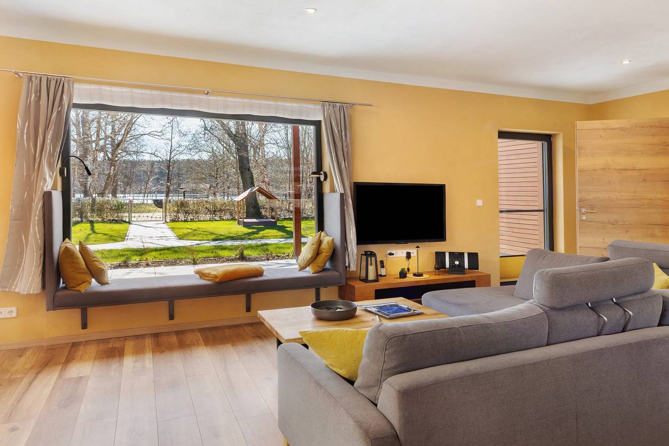 Ferienhaus 'Mond am See' mit Seeblick, privater Terrasse und Wlan in Ferchesar, Stechow-Ferchesar