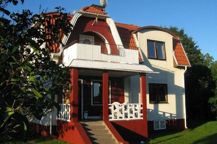 Ferienhaus für 4 Personen, mit Garten und Balkon