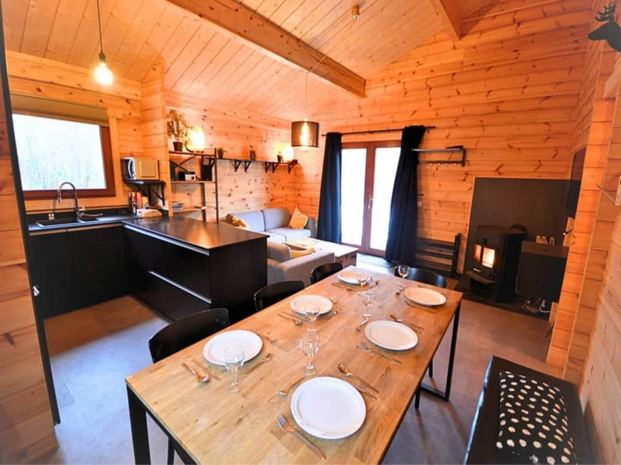 Ardens Chalet met Balkon, Sauna in Viroinval, Parc Naturel Viroin Hermeton