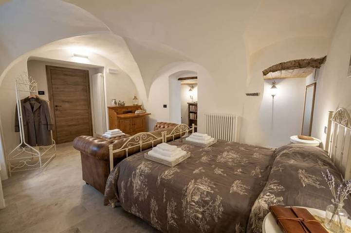 Stables-Suite mit einer freistehenden Badewanne 
typischer Trentino-Charmestil in Montagnaga (Baselga di Pinè), Baselga di Pinè
