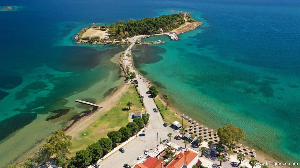 Entire apartment, Eretria Seaview Retreat with Balcony & Style in Euboea