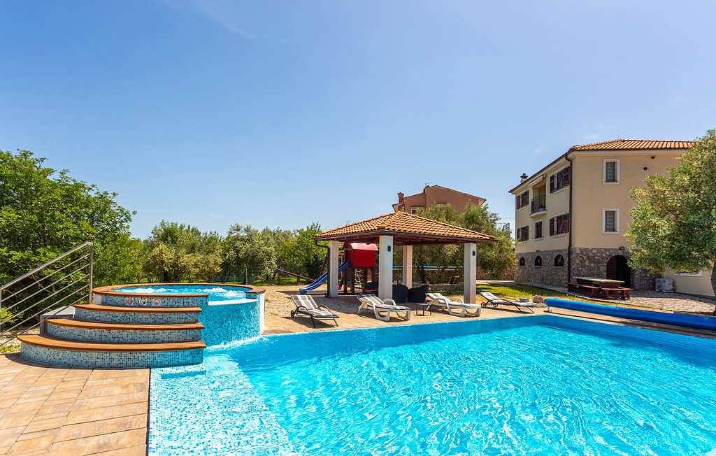 Villa für große Gruppen mit 60m2 Pool, Whirlpool, Sauna, Fitness, Spielplatz und Weinkeller in Dobrinj, Krk