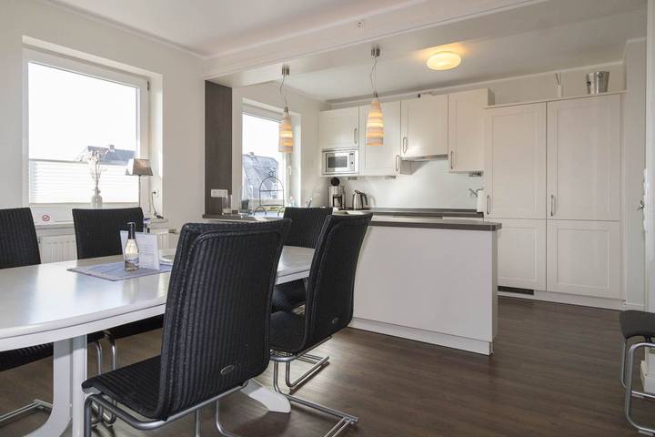 Ganze Wohnung, Großzügige Wohnung mit ansprechendem Ambiente und herrlichem Weitblick. in Strand Hörnum, Hörnum