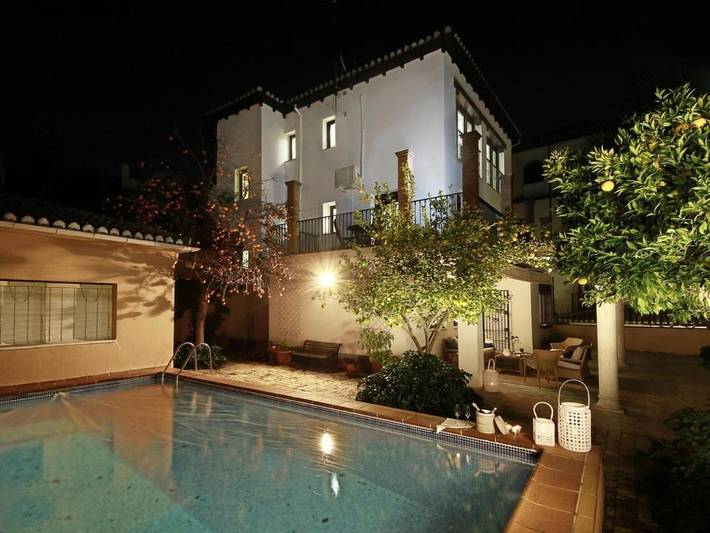 Villa voor 8 personen, with Balkon and Terras as well as Tuin and Zwembad in Granada