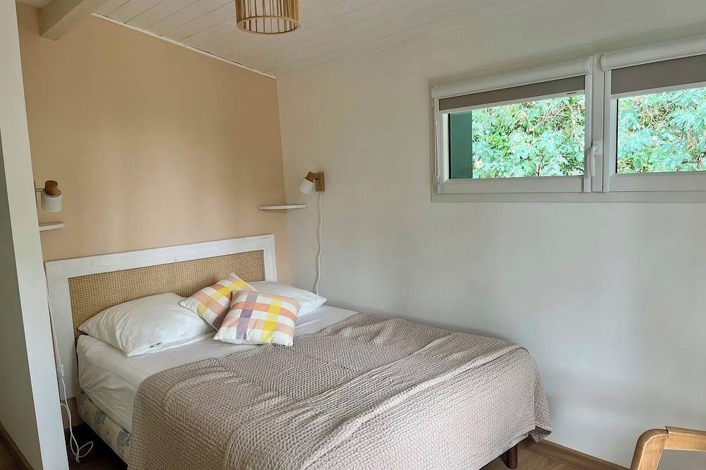 Completely newly renovated wonderful house directly on the lake with a wonderful lake view in Lac de Lacanau, Lacanau
